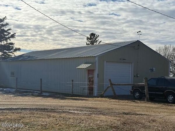 302 PHEASANT AVENUE, Hayti, SD 57241