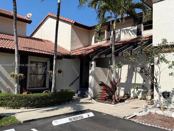 4825 SW 149th Ct, Unit 18B, Miami, FL 33185