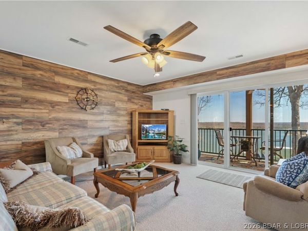 282 Park Place Drive, Unit 2A, Kaiser, MO 65047