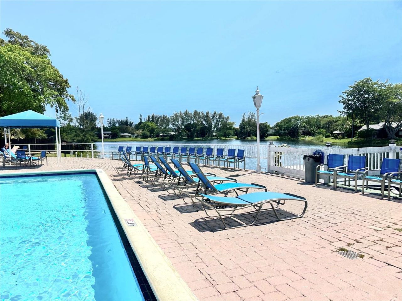 3760 Inverrary Drive, Unit 2M, Lauderhill, FL 33319 Photo