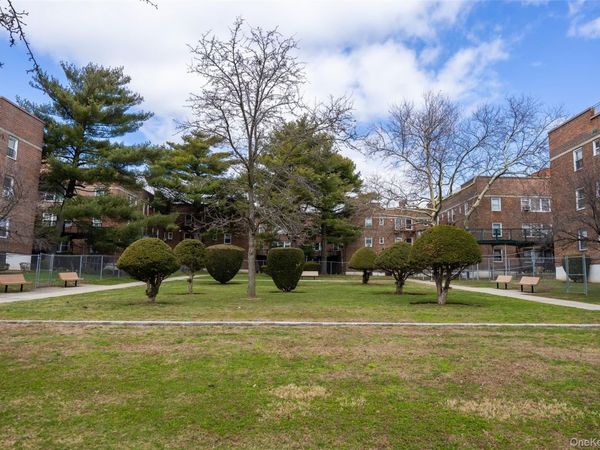 69-12 140th Street , Unit 2C, Kew Garden Hills, NY 11367