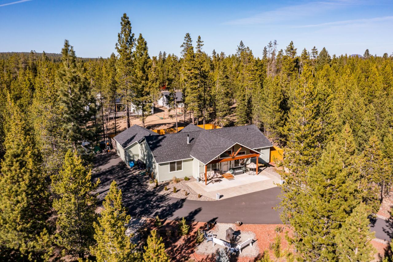 17154 Covina Road, Bend, OR 97707 Main Photo