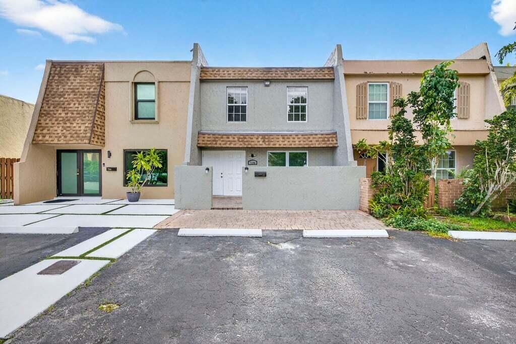 7506 NW 75th Street, Tamarac, FL 33321 Photo