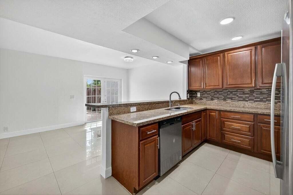 7506 NW 75th Street, Tamarac, FL 33321 Photo