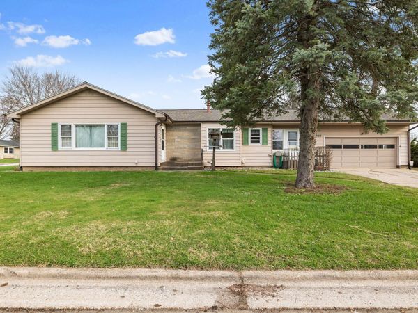 907 W 12th Street, La Porte, IN 46350