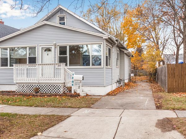 7335 Wiegand Boulevard, Center Line, MI 48015