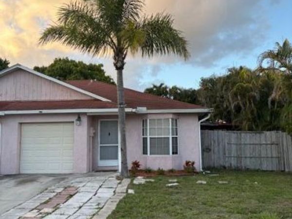 5724 Boynton Cres Crescent, Boynton Beach, FL 33437