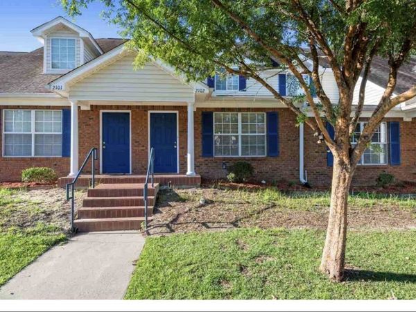 4434 NW Gearhart Road, Unit 2102, Tallahassee, FL 32303