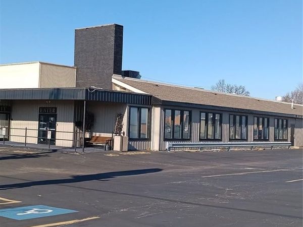 407 Dunn Road , Florissant, MO 63031