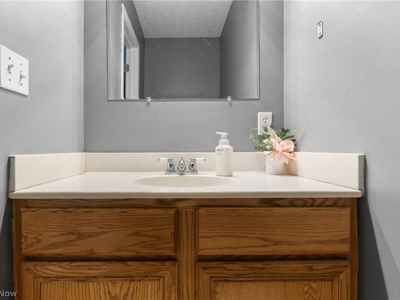 10406 Village Drive, Garrettsville, OH 44231 Photo 11