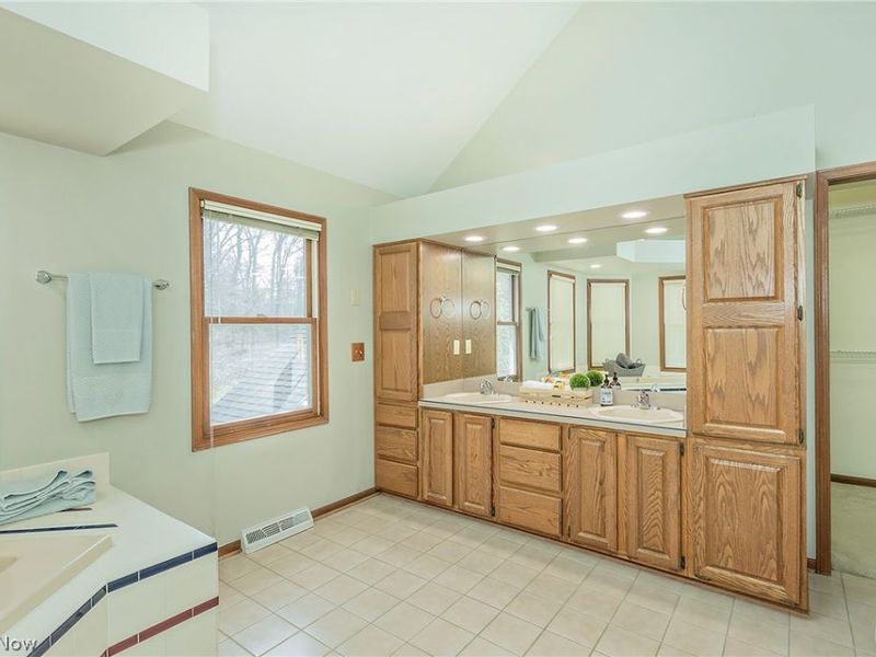 34756 Blue Heron Drive, Solon, OH 44139 Photo 23