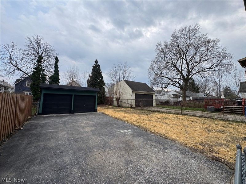 4311 Bucyrus Avenue, Cleveland, OH 44109 Photo 23