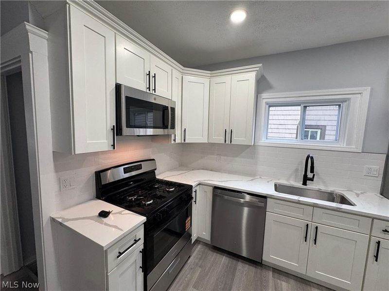 4311 Bucyrus Avenue, Cleveland, OH 44109 Photo 8