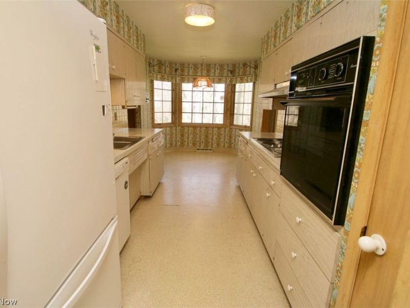 347 Royal Oak Boulevard, Richmond Heights, OH 44143 Photo 7