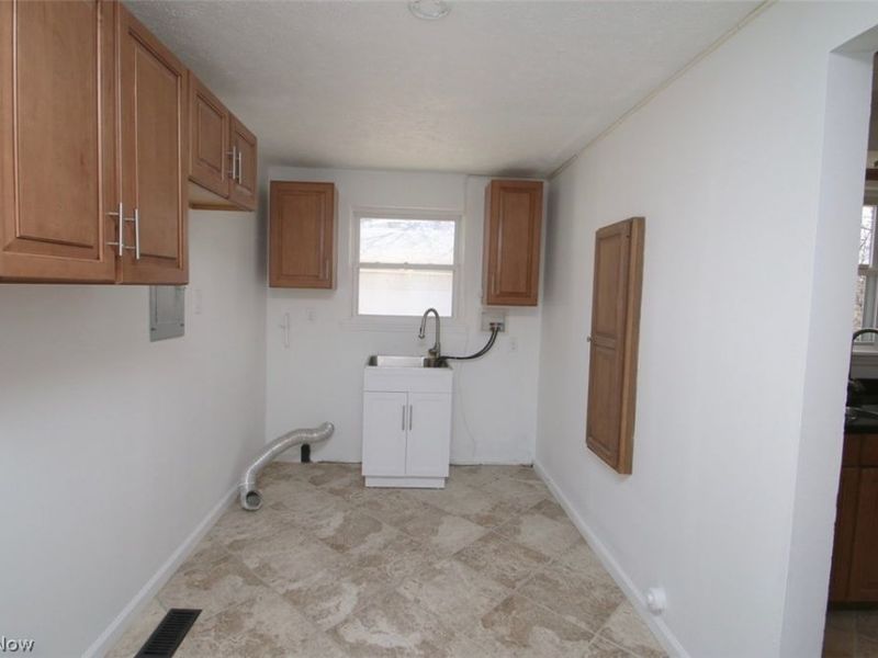 1297 E 351st Street, Eastlake, OH 44095 Photo 10