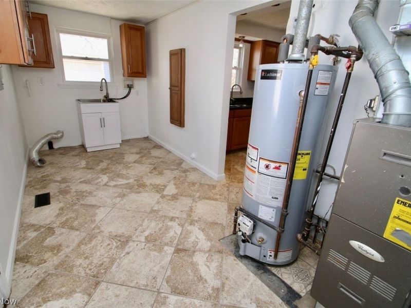 1297 E 351st Street, Eastlake, OH 44095 Photo 11