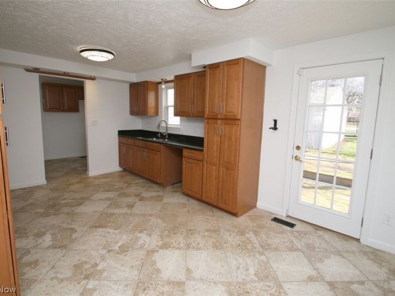 1297 E 351st Street, Eastlake, OH 44095 Photo 8