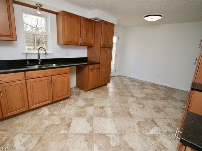 1297 E 351st Street, Eastlake, OH 44095 Photo 9