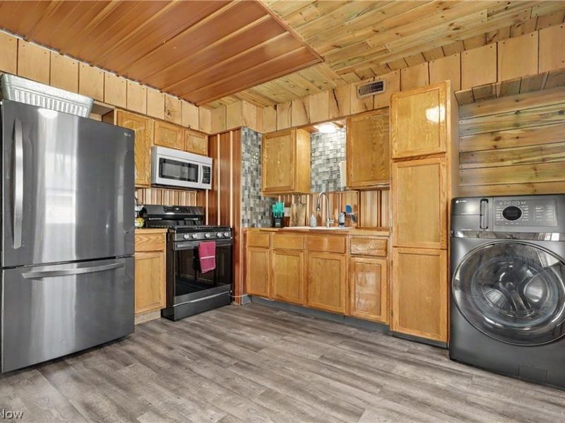 1961 Flint Avenue, Akron, OH 44305 Photo 15