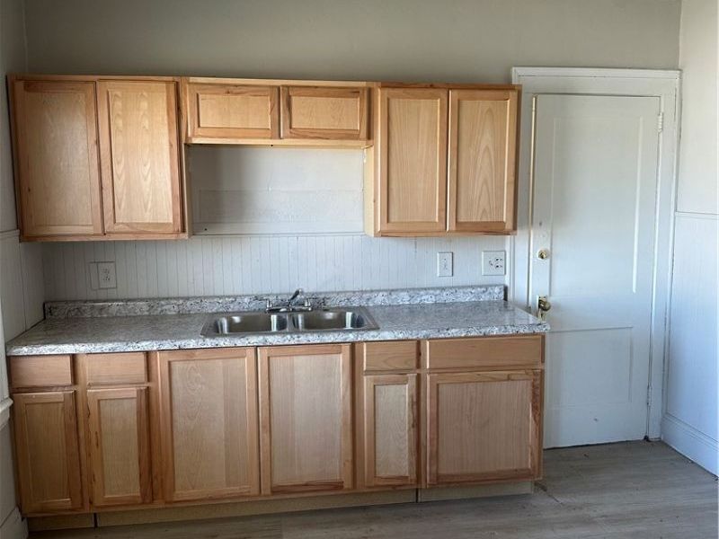 3153 E 102nd Street, Cleveland, OH 44104 Photo 25