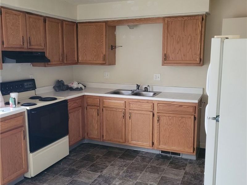 2781 Thackeray Avenue NW, Massillon, OH 44646 Photo 2