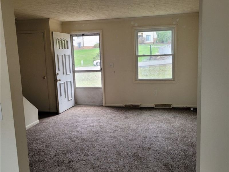 2781 Thackeray Avenue NW, Massillon, OH 44646 Photo 3