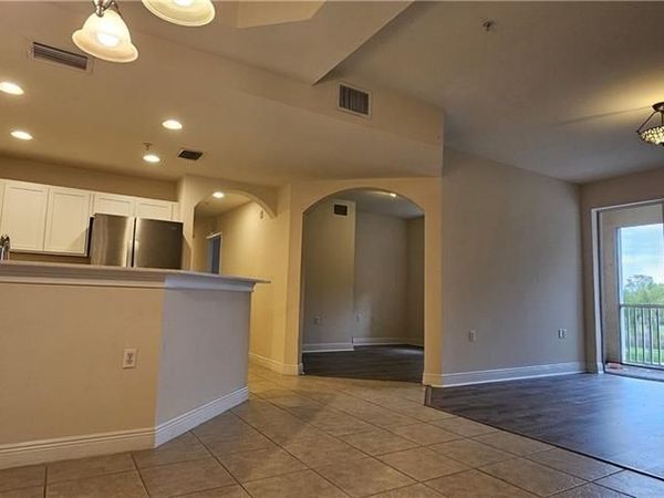 2913 Tuscan DR, Unit 204, CAPE CORAL, FL 33909