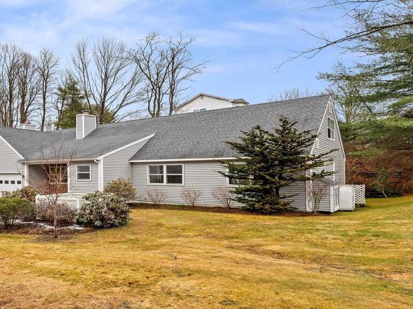 25 Pinewood Village Road, Unit 25, Lebanon, NH 03784