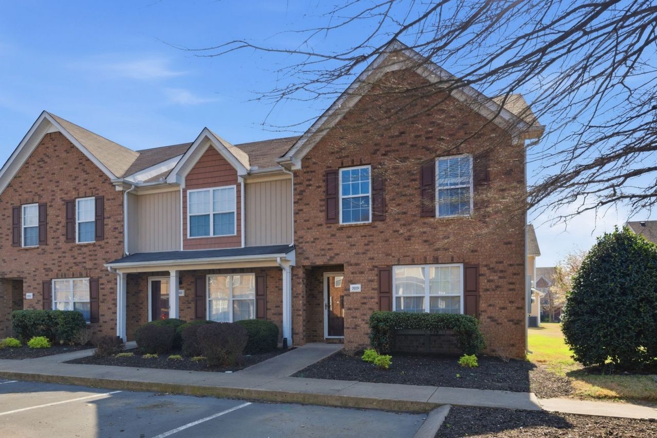 2039 Victory Gallop Ln Murfreesboro, TN 37128