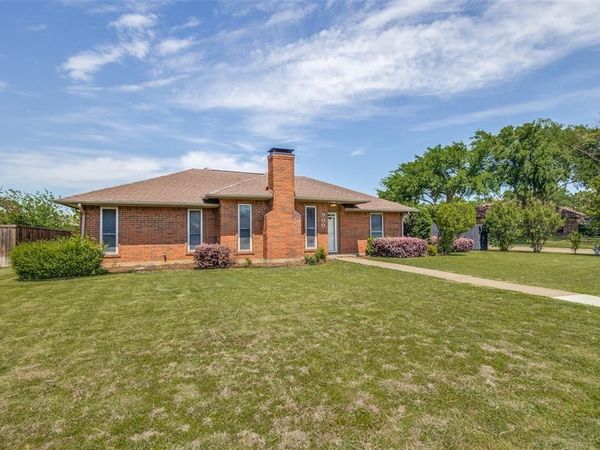 900 Hillside Lane, Flower Mound, TX 75028