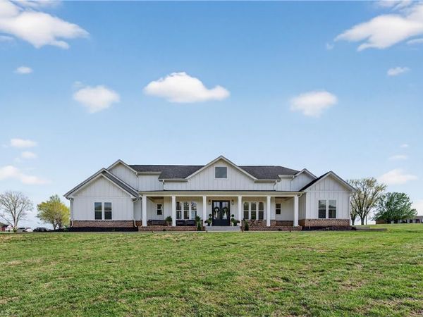 138 Arthur Needham Road , Pilot Mountain, NC 27041