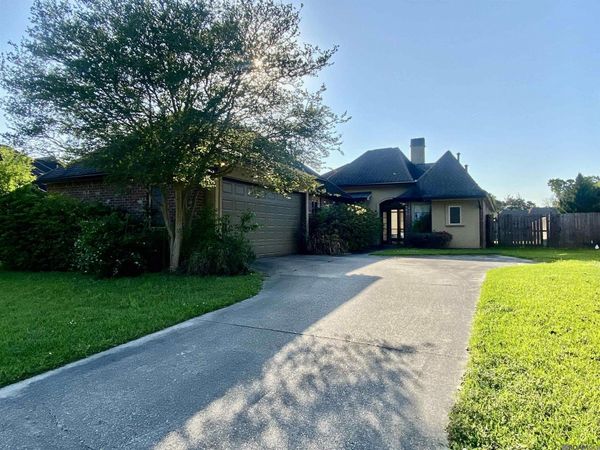 150 Tiger Dr, St Gabriel, LA 70776