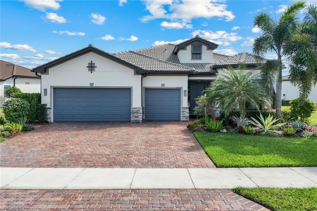 6912 Cocoplum St, Naples, FL 34114 Main Photo