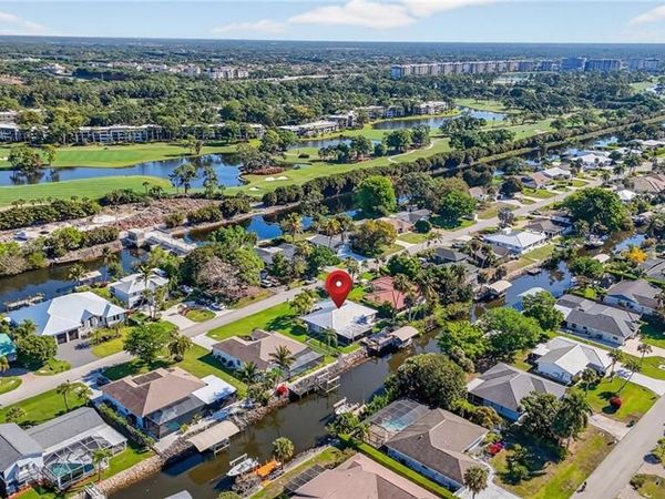 2424 Longboat DR, NAPLES, FL 34104