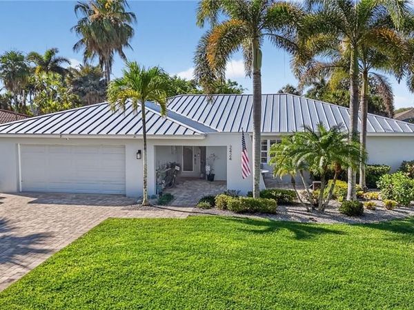 2424 Longboat DR , NAPLES, FL 34104