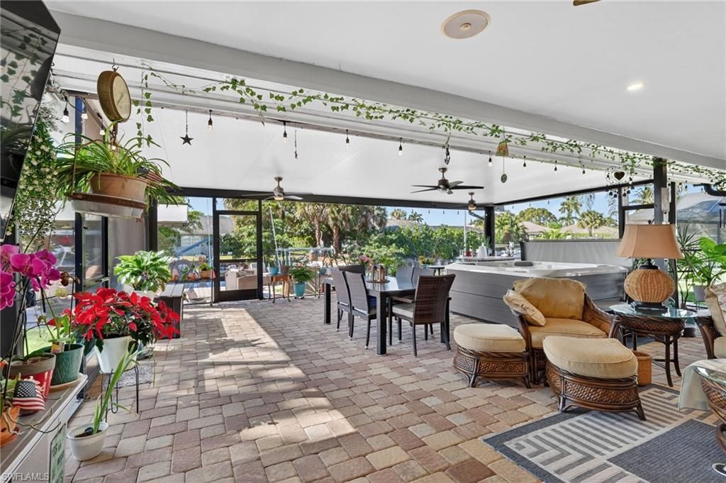 2424 Longboat Dr, Naples, FL 34104 Photo