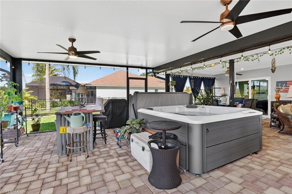 2424 Longboat Dr, Naples, FL 34104 Photo