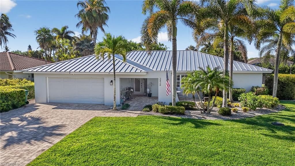 2424 Longboat Dr, Naples, FL 34104 Photo