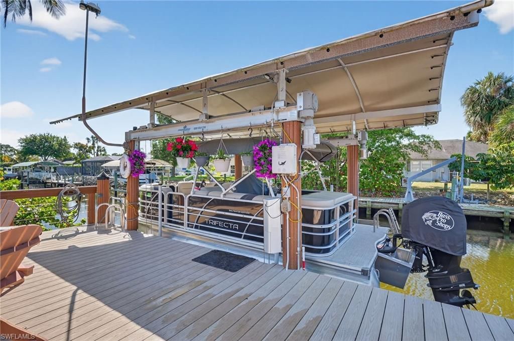 2424 Longboat Dr, Naples, FL 34104 Photo