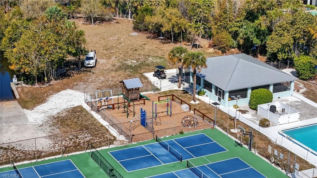 2424 Longboat Dr, Naples, FL 34104 Photo