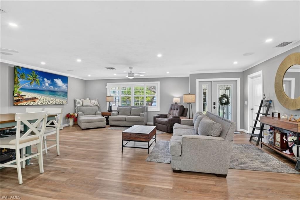 2424 Longboat Dr, Naples, FL 34104 Photo