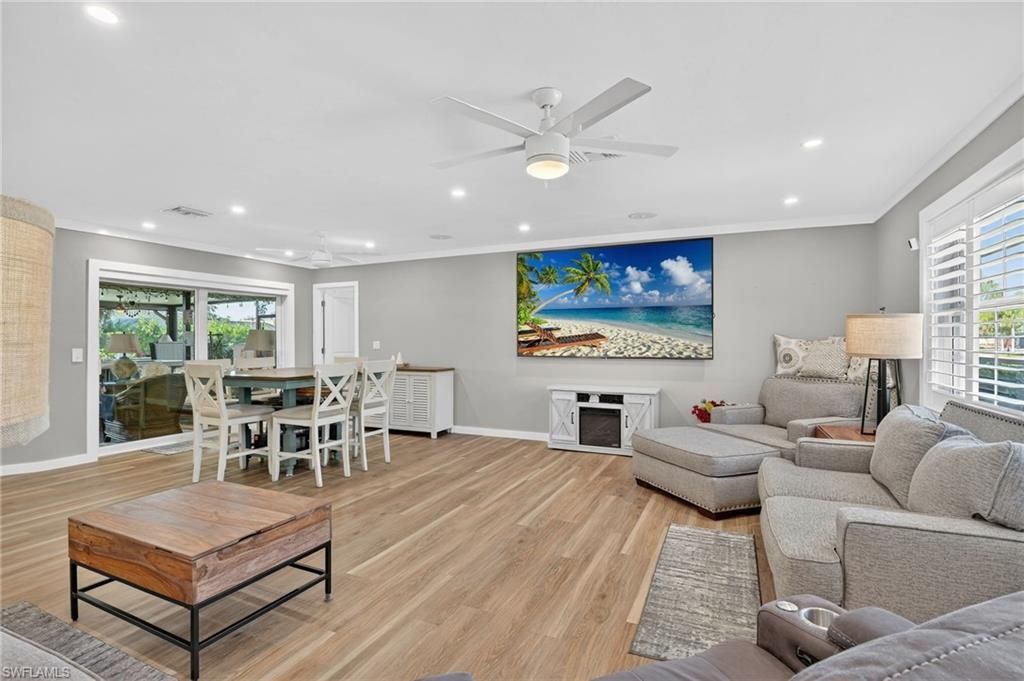 2424 Longboat Dr, Naples, FL 34104 Photo