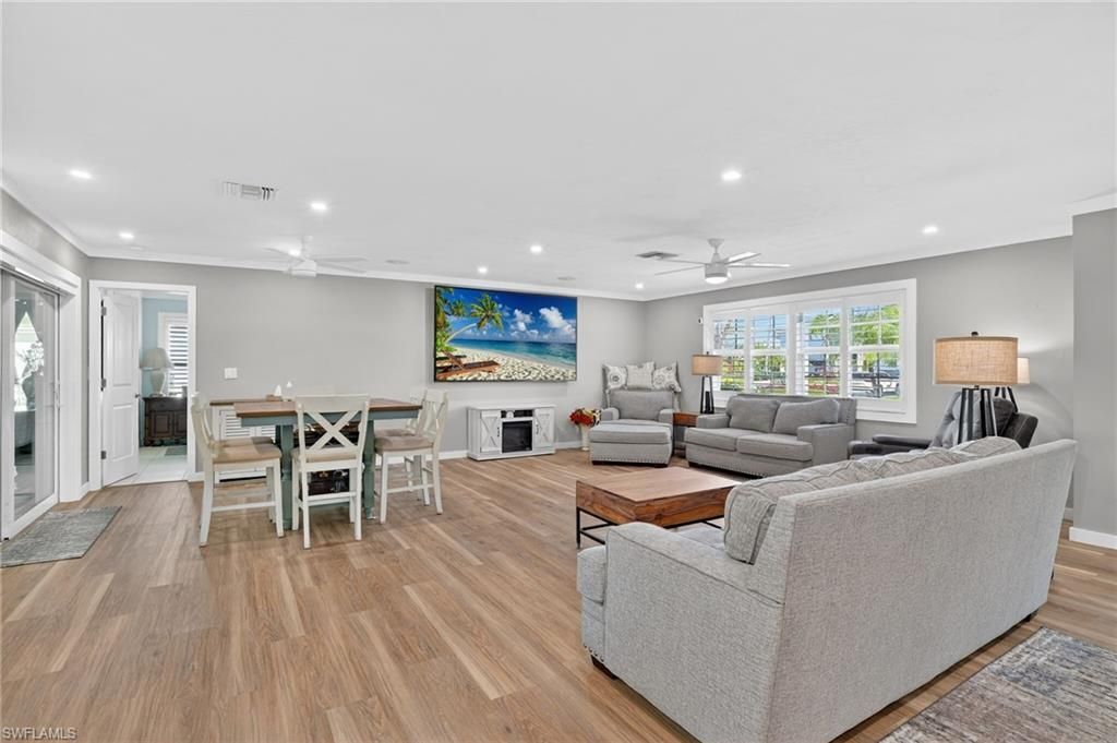2424 Longboat Dr, Naples, FL 34104 Photo