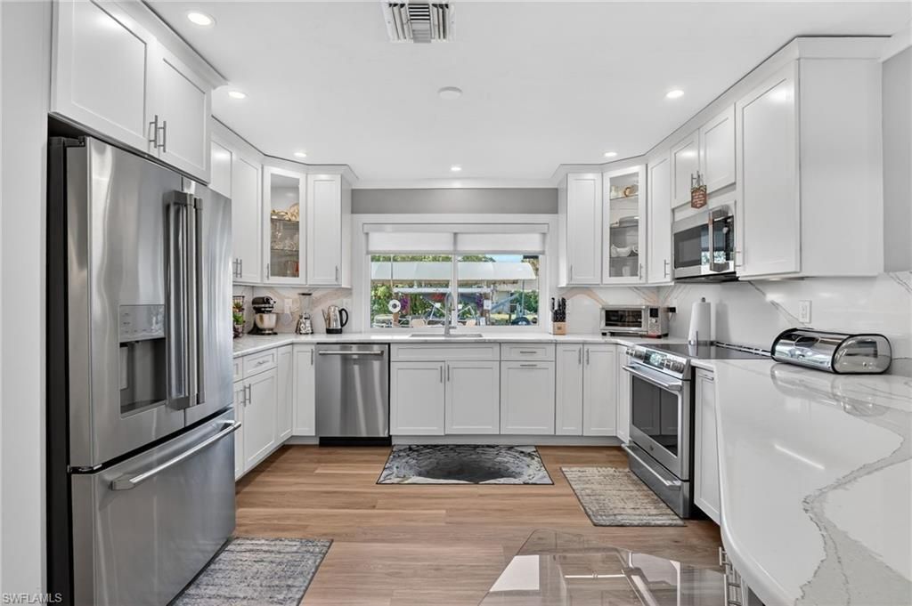 2424 Longboat Dr, Naples, FL 34104 Photo
