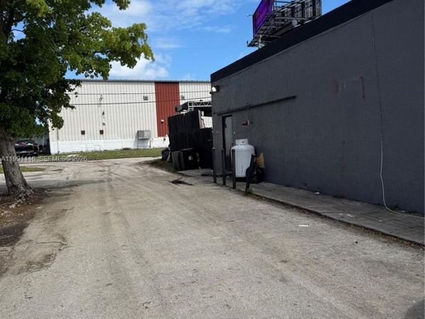 13785 NW 7th Ave , North Miami, FL 33168