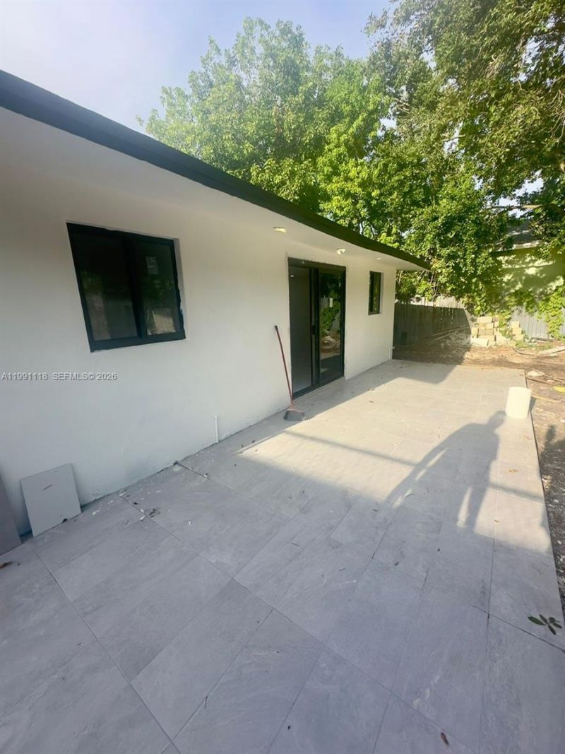 2110 NW 43rd St , Miami, FL 33142 Photo