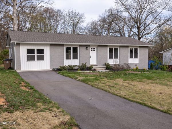 2318 Black Bear Rd, Knoxville, TN 37923