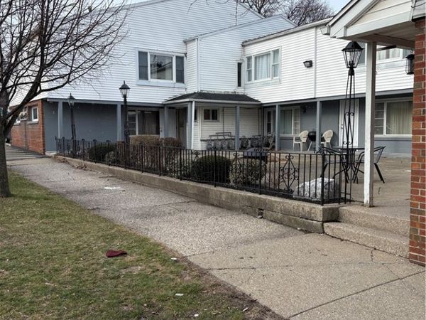 19 California apt 5 , Williamsville, NY 14221