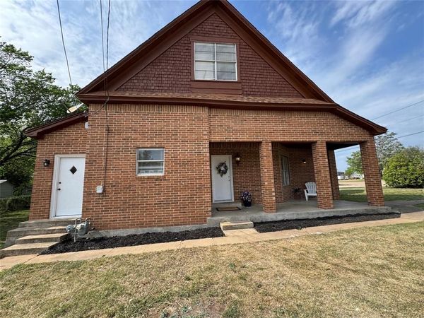 115 Adams, McGregor, TX 76657