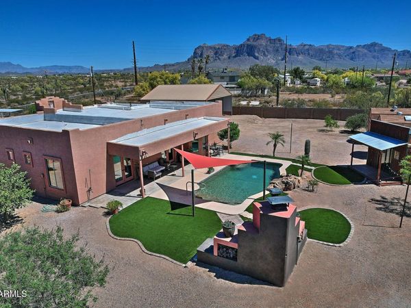 1111 E SUPERSTITION Boulevard, Apache Junction, AZ 85119